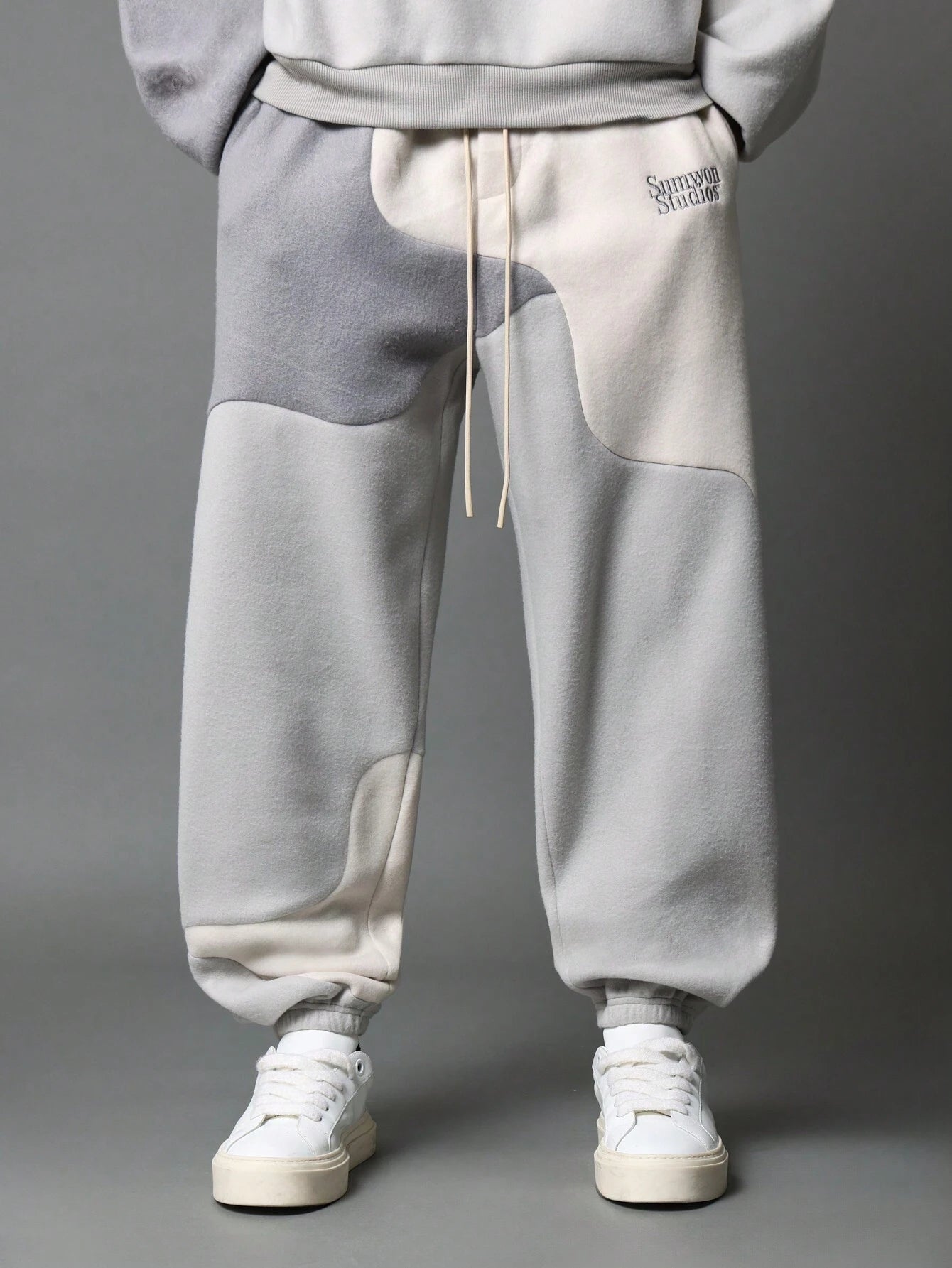 Conjunto SUMWON Oversized Jogger Greys