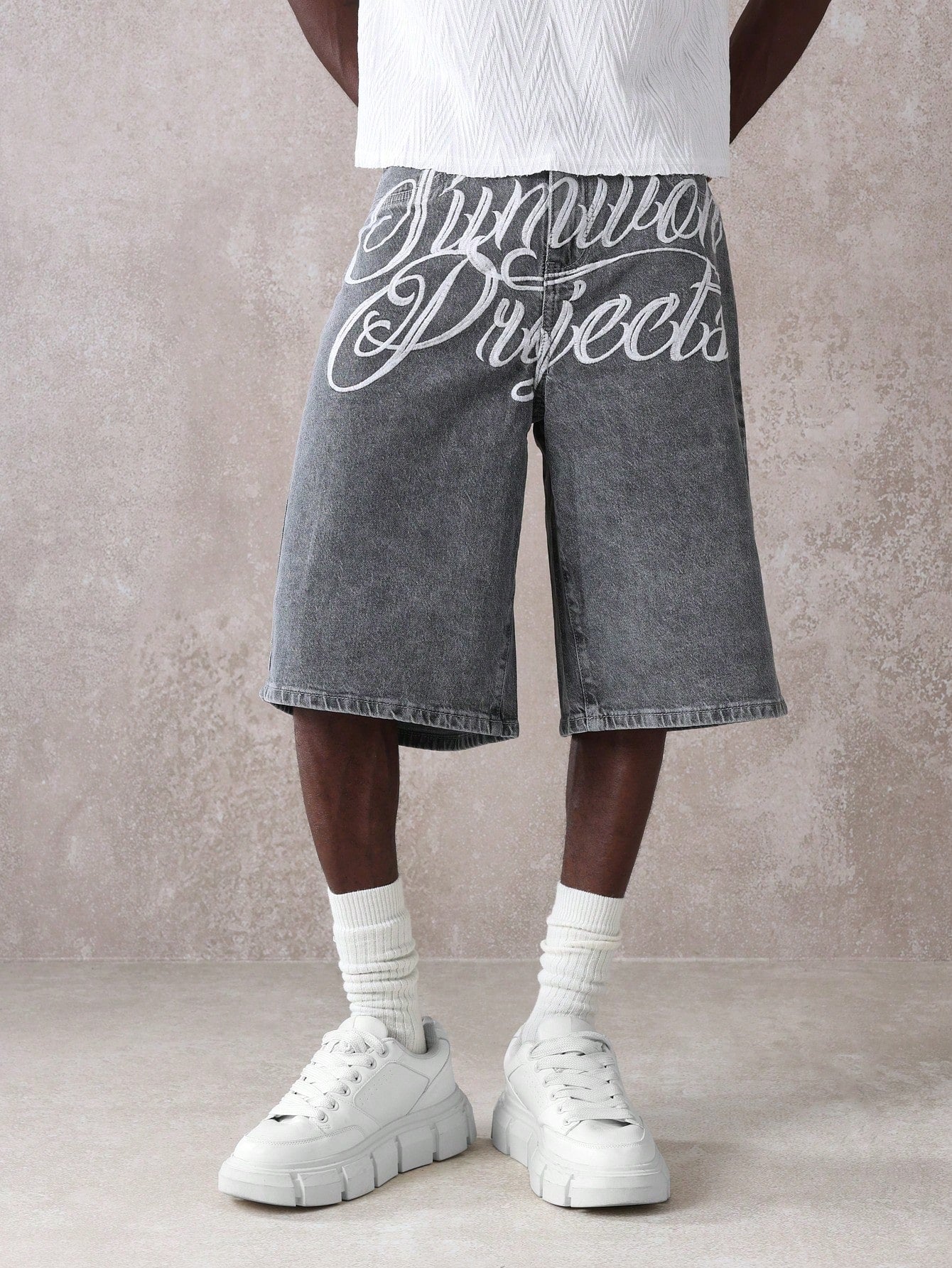 Shorts SUMWON Chicanos Bordado