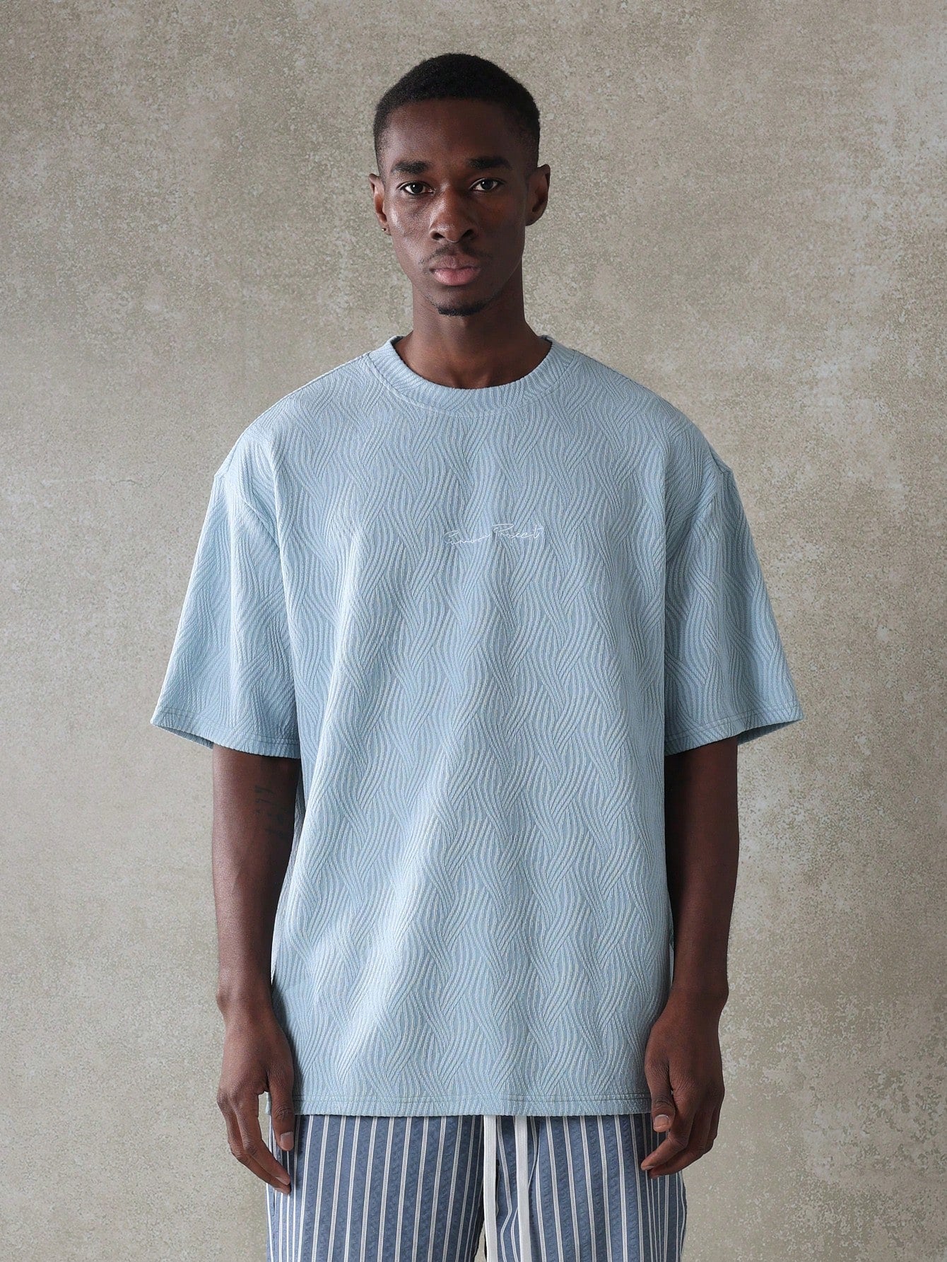Camiseta SUMWON Veludo com Textura de Ajuste
