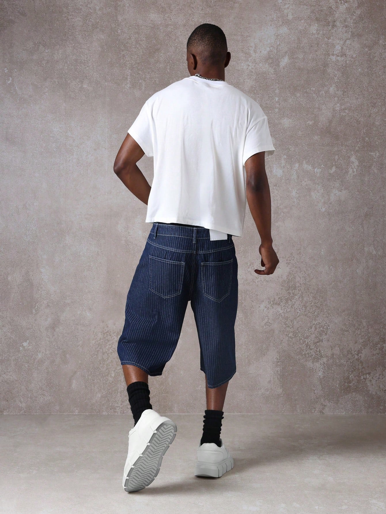 Shorts SUMWON Chicanos Bordado