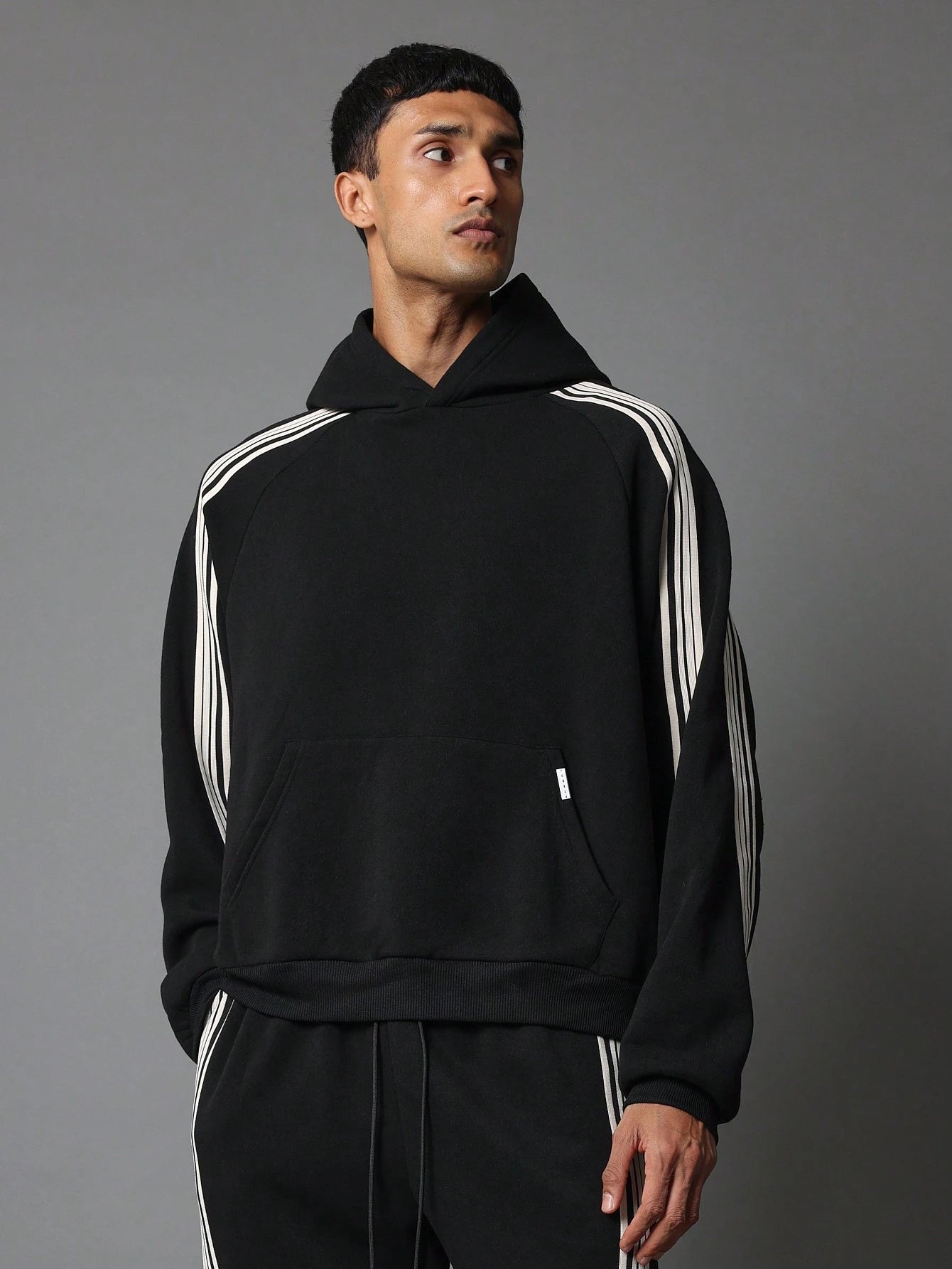 Conjunto SUMWON Oversized Overhead Black Linhes